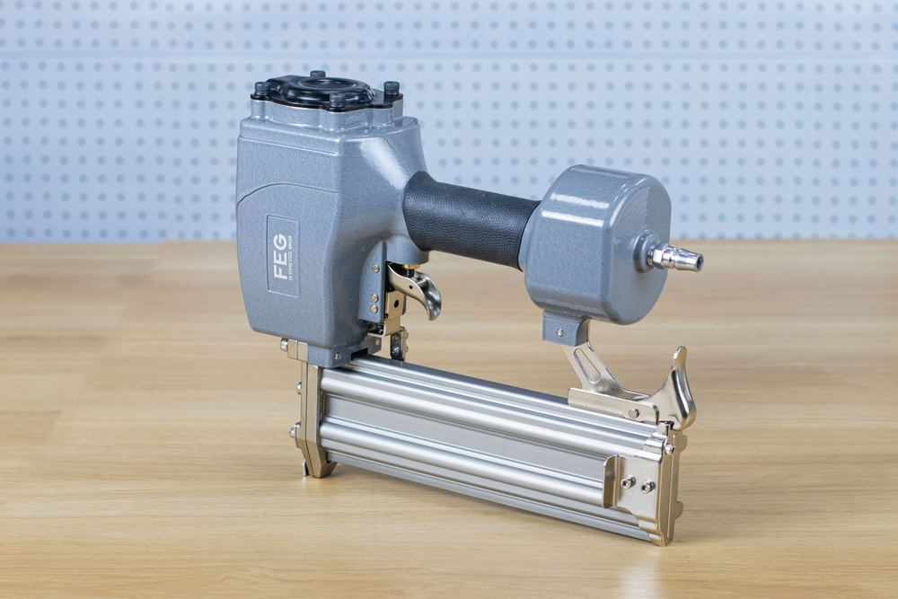 Máy bắn đinh bê tông chạy hơi FEG EG-ST64G