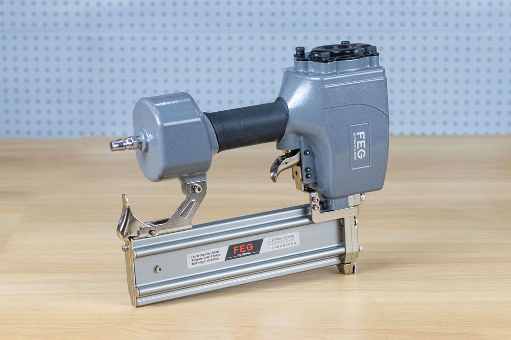Máy bắn đinh bê tông chạy hơi FEG EG-ST64G
