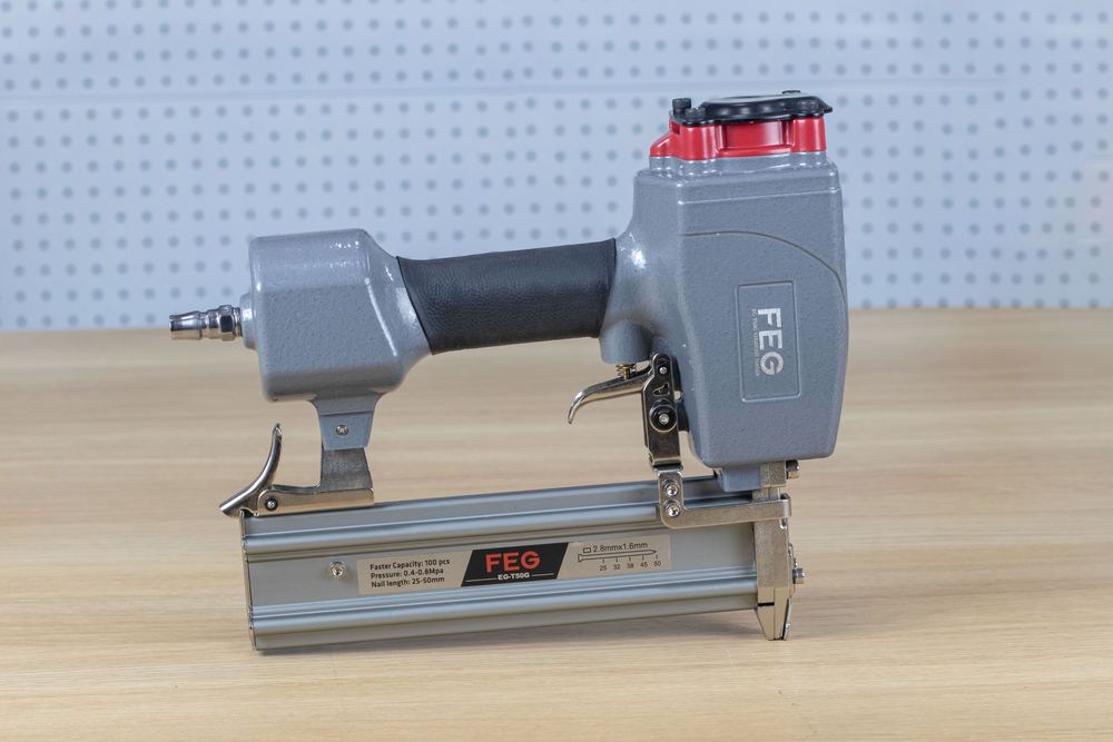Máy bắn đinh T chạy hơi FEG EG-T50G