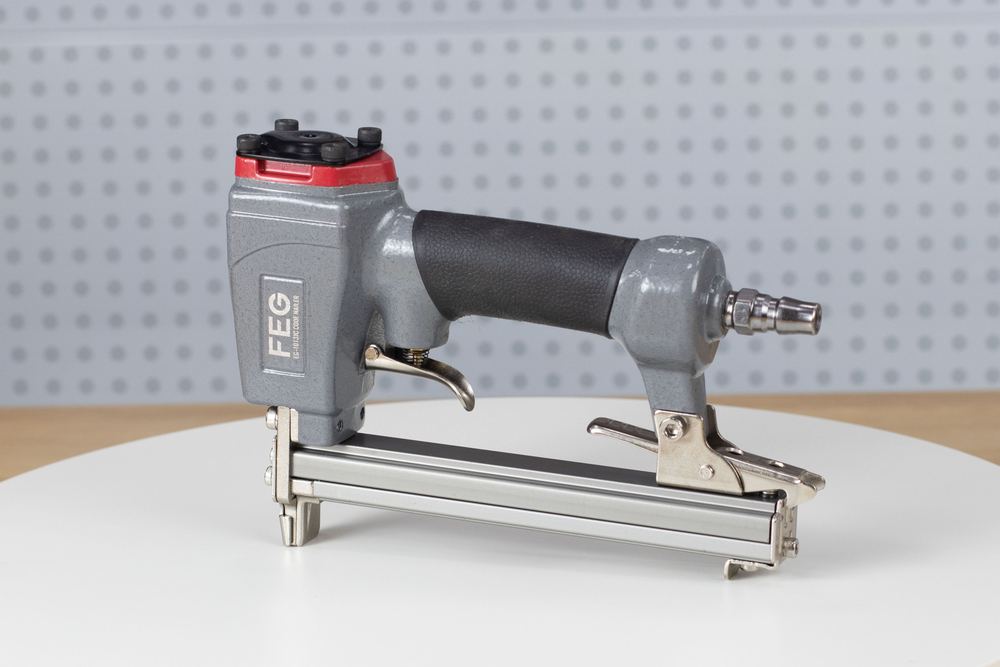 Máy bắn đinh U chạy hơi FEG EG-1013JC