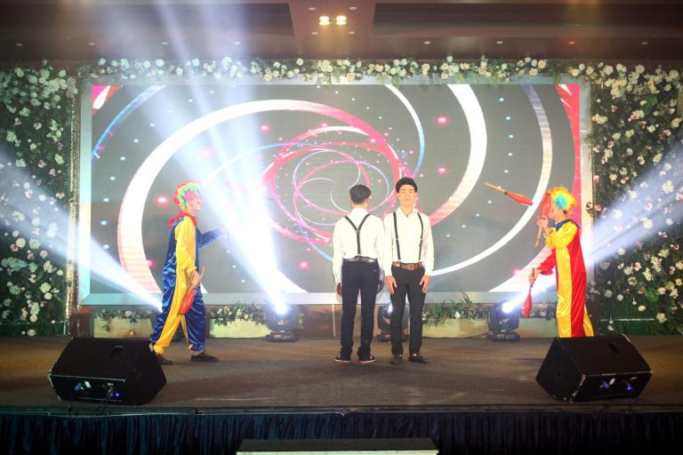 Sân khấu ngày truyền thống 2017